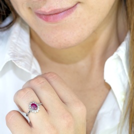 Anello Diana con Rubino e Diamanti da ct 0,055
